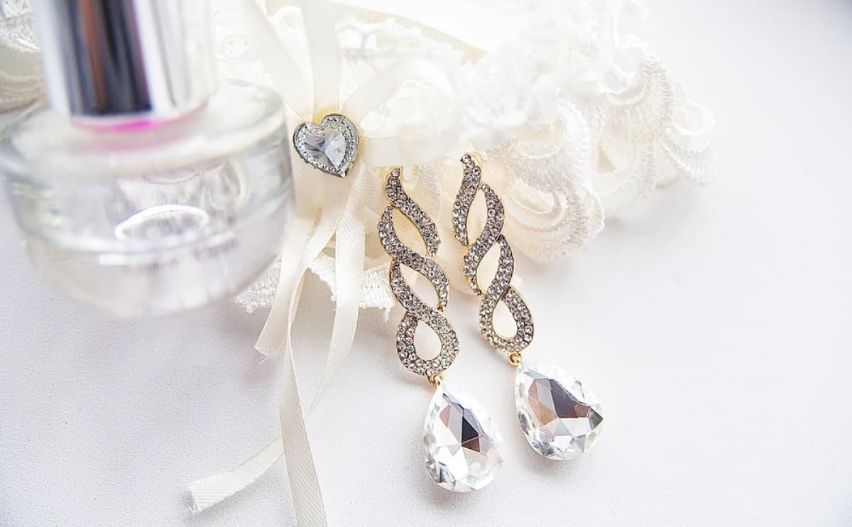 Lilac Swoon Earring — editorial product shot