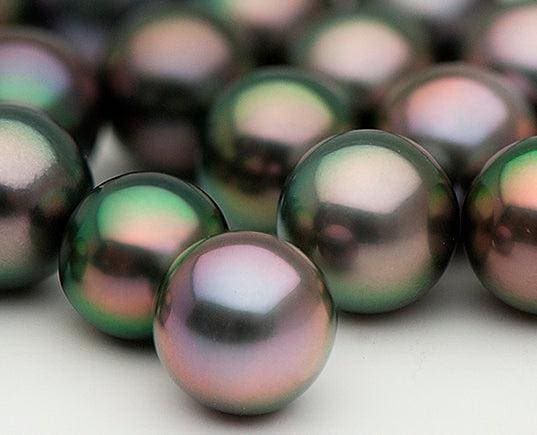 Tahitian pearls with peacock overtones