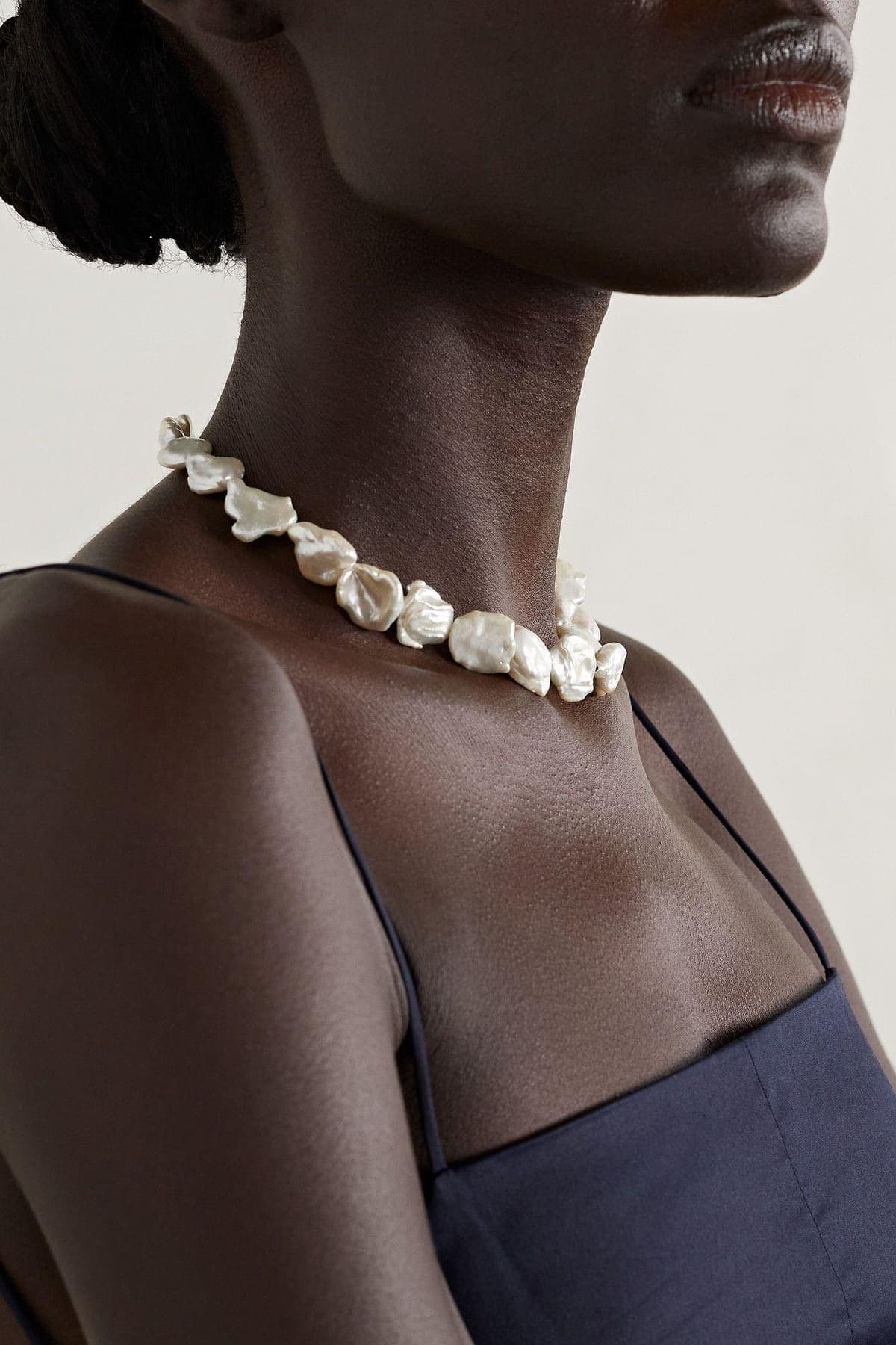 Petal-shaped keshi pearl choker