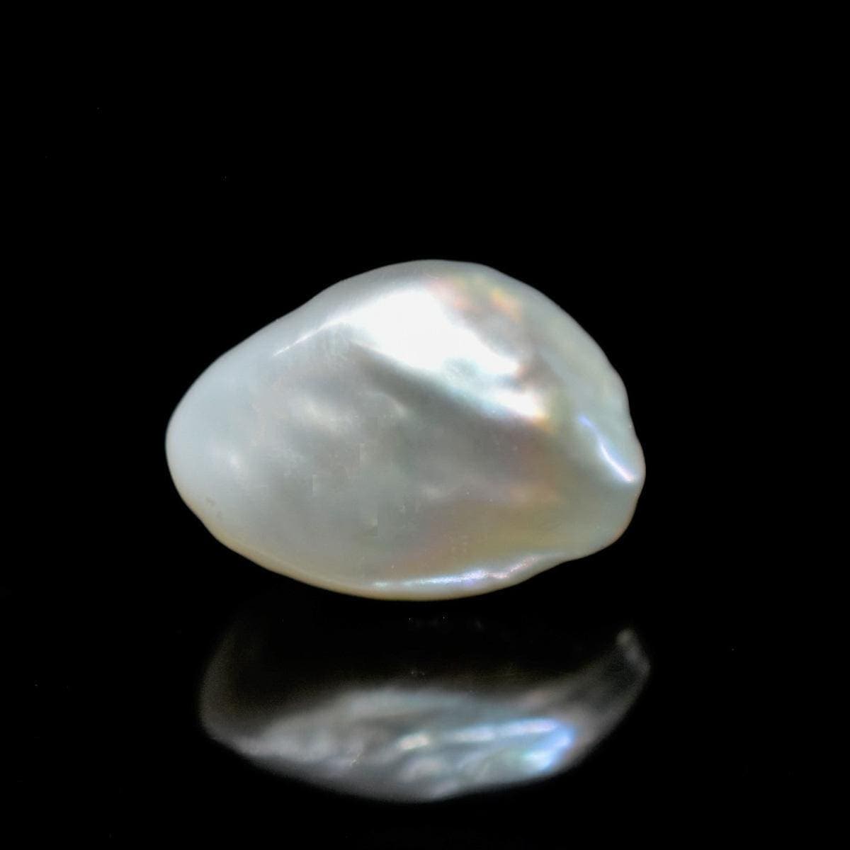 A freeform keshi pearl showing its rich lustre