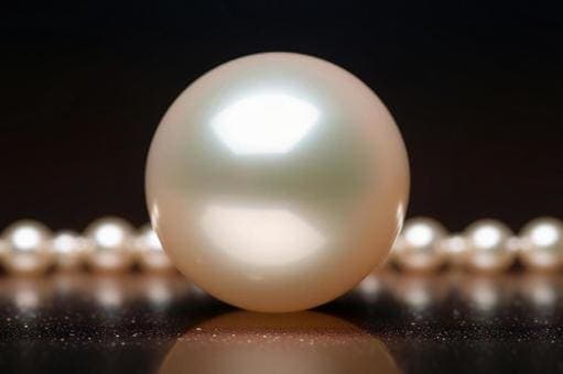 A pearl with excellent lustre and a deep inner glow